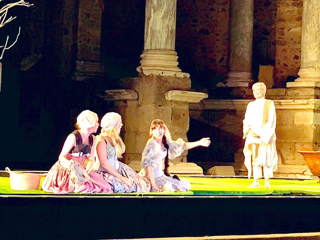 a_palaccios's tweet photo. #Metamorfosis,fascinante, divertida y emocionante,una noche de magia y fantasía con reparto y escenografia espectacular @festivalmerida #merida65
Enhorabuena! @Adrian_Lastra
@CFConchaVelasco, @PepeViyuelactor,
@edusotomoreno,@castropilar, @belencue,@secundelarosa
@serranodavid75 https://t.co/EF2h5FmWPQ