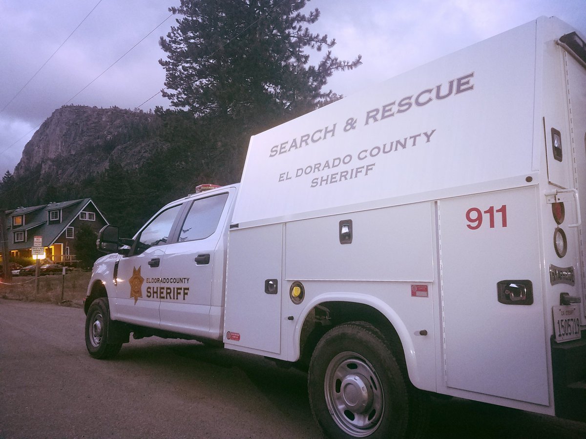 edsod761's tweet photo. #EDSO Deputies and SAR Volunteers responded to call on Pyramid Peak in the #desolation #wilderness
  A hiker who had become lost called for help and was #rescued by #SAR teams as temps hit below 35 F

 Remember #weather can change fast in the #sierra hike safe, and be #prepared https://t.co/kuaPXhp69V