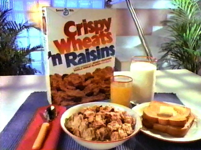 Dinosaur Dracula Twitterissa Finally Saw Poltergeist Yes For The First Time There S A Box Of Crispy Wheats N Raisins Hiding In Craig T Nelson S Kitchen Would Ve Watched It Much Earlier Had