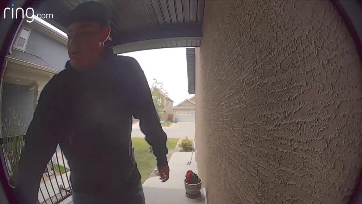CWGoalie's tweet photo. ⁦@CalgaryPolice⁩ this man tried to enter my house. https://t.co/L4UhIKCwUQ