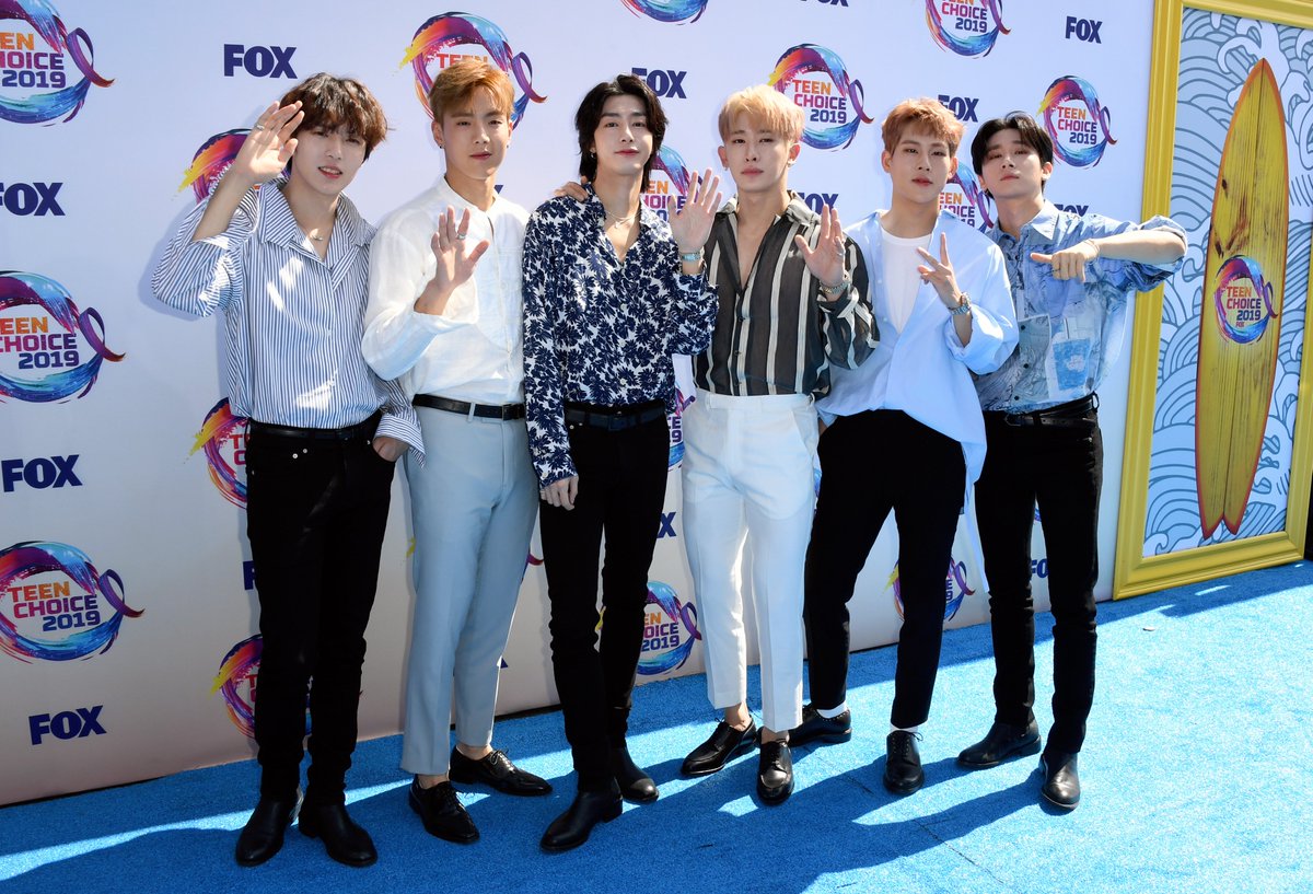younghollywood's tweet photo. *Stops breathing* 😍 Retweet if y'all catch my drift. @OfficialMonstaX #TeenChoice https://t.co/cjxu5xmYQO