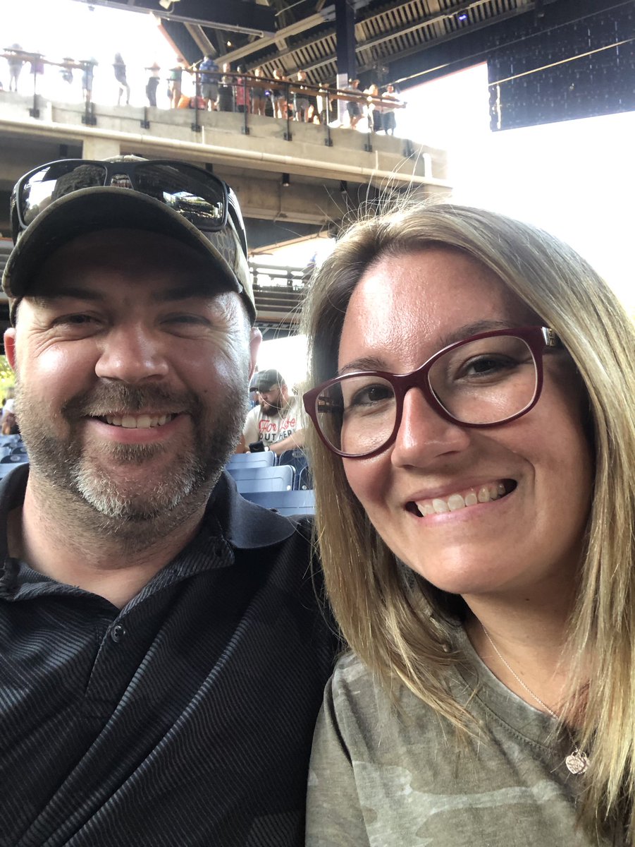 acampb_'s tweet photo. Lordy Lordy look who’s 40! Happy Birthday Shawna!! <3 #stapletonMPP #omgyouareold https://t.co/PzG3EAAWit