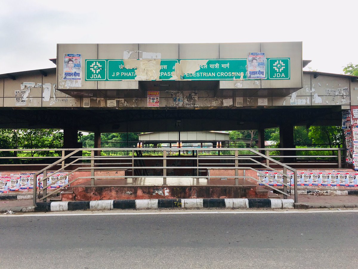 Are we really worried about Cleaning ness of City “Jaipur” ???? Are we really literate???? Is this our Jaipur called for ???@jdajaipur @SachinPilot @ashokgehlot51 .
#cleanindia #cleanjaipur #jpunderpass 
Why there is no heavy penalties on the concern whom posters pasted on walls?