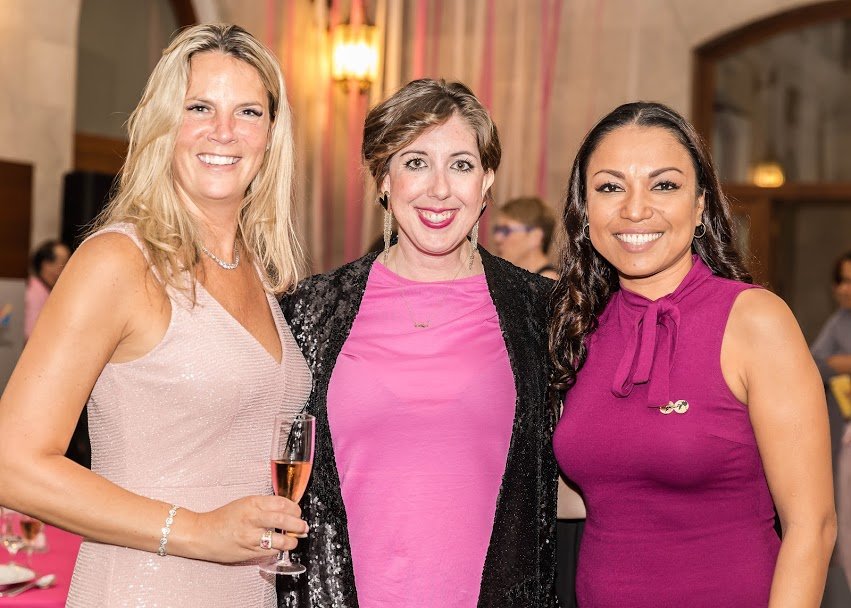BPWMontreal1's tweet photo. Géniale soirée rose de BPW Montréal! @canadabpw @BPWontario https://t.co/eE0lOM4TEc