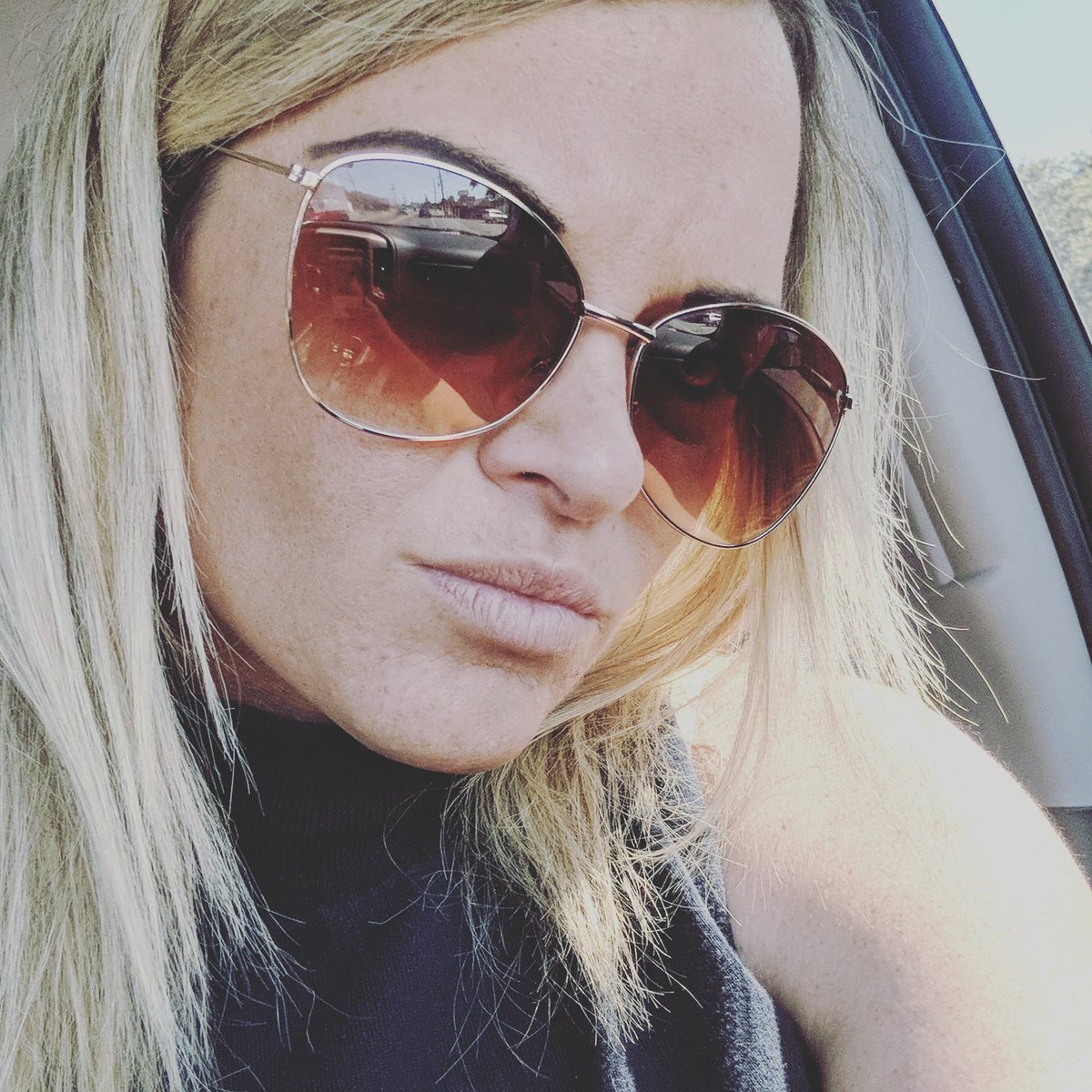 DimarcoLaur's tweet photo. What's on your goal list for today?!?

I CHALLENGE you to 5 affirmations 😍 https://t.co/2Ni41krJA5