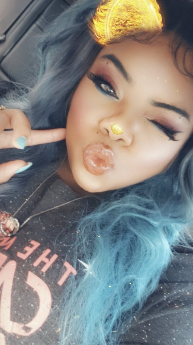 nikinami_'s tweet photo. Mini baecation๐
That #LunarBeauty @MannyMua733 Life's A Drag palette slaps ๐ as does the Moon Prism powder
@eddiefunkhouser foundation + mascara @BenefitBeauty #Kabrow #galifornia @ColourPopCo Dukes lip pencil @getdrenchedcos #BeatButWoke Comet Water #makeup #melaninpoppin https://t.co/0vhZ6GbBaG