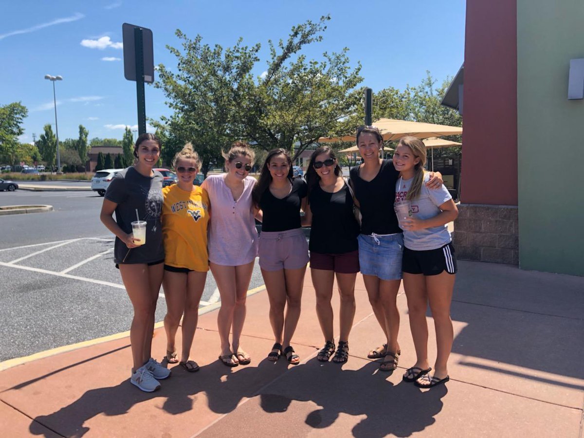 CVFH_Eagles's tweet photo. Wishing these girls the best of luck in their first year of college. https://t.co/9doUbdjQ7N