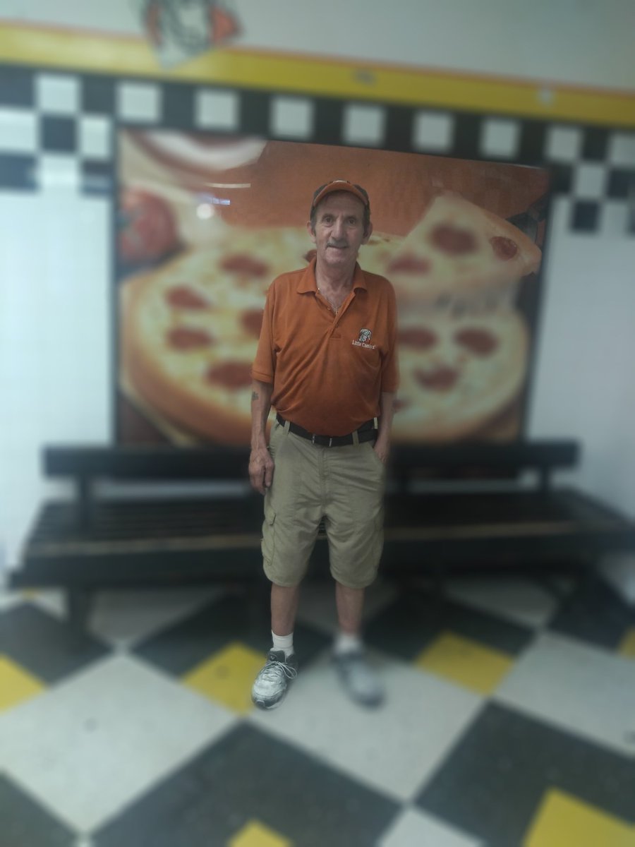 healingstrong's tweet photo. Come see Michael at @littlecaesars!! Great service and a wonderful vibe ❣️#ldnont #food #ldnlove https://t.co/ePQ63X6IIr