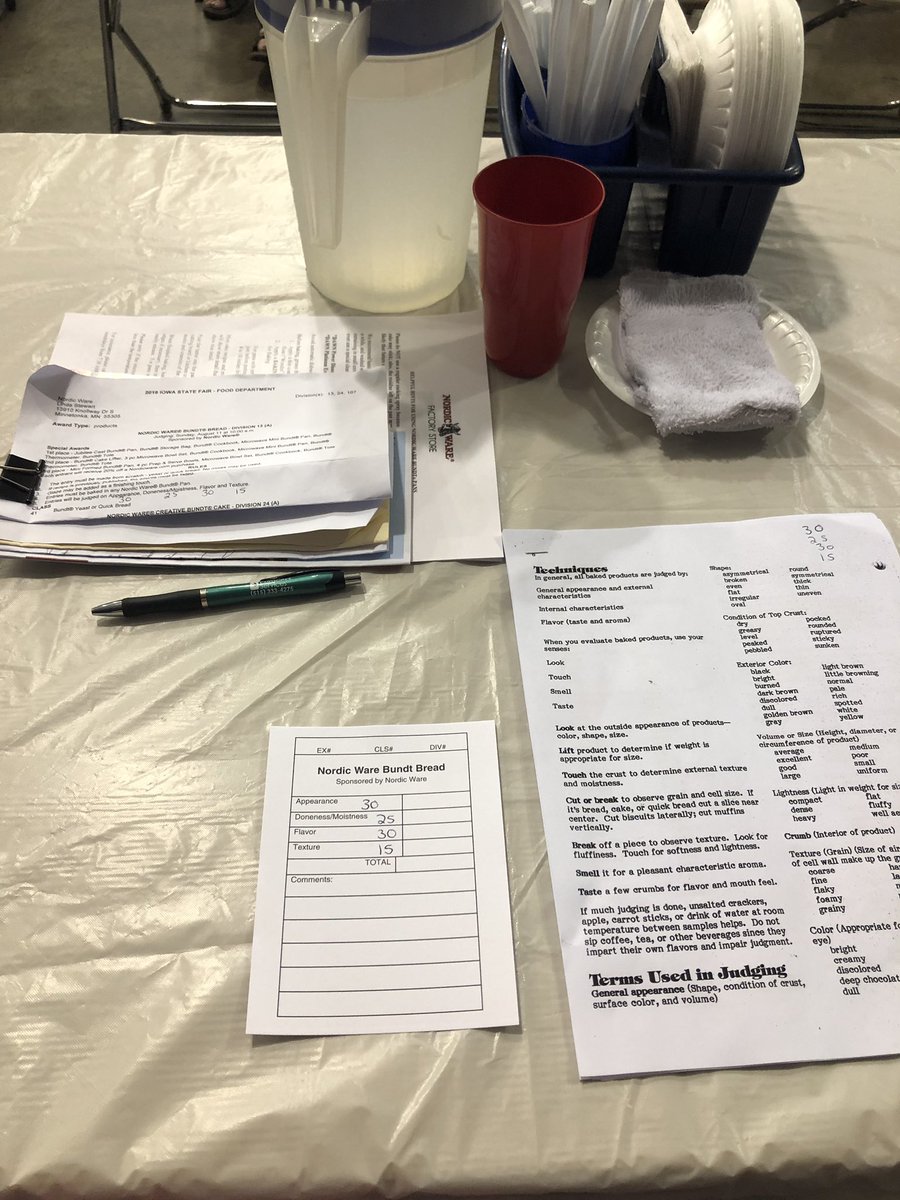 mk_lip's tweet photo. Cooks’ Emporium was asked to be a guest judge for the #Nordicware Bundt divisions at the #IowaStateFair which means that’s ME judging. So many great entries! In addition to eating all ~14 Bundt entries across 3 divisions, I also ate fair food... #wow #SundayFunday #upasize https://t.co/jmDvKza0xs