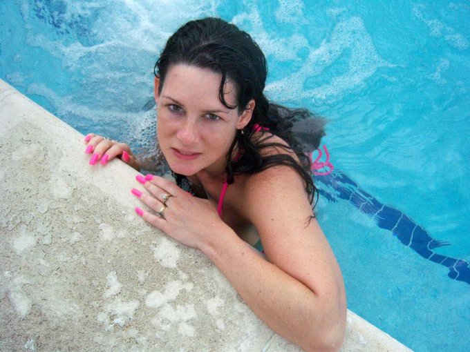 Busy day at the zoo. Time to relax. https://t.co/bqJ5N2Jf6M