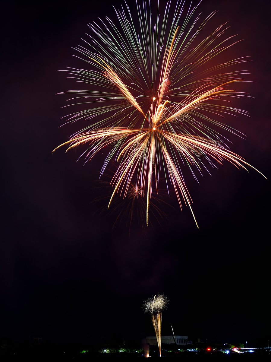 ykkn_cbs's tweet photo. 🎆
「たつの花火大会」(3/6)
🎆
#夏の風物詩 #花火 #花火大会 #打ち上げ花火 #たつの #兵庫 #Fire_flower #Fire_works #japan #japan_of_insta #art_of_japan https://t.co/kfvGKhTG8D