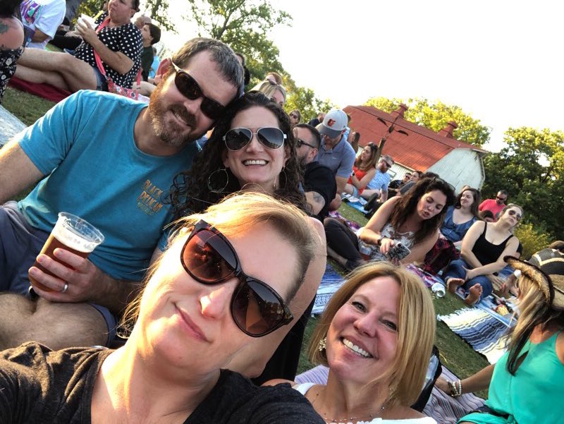 LuluBuras's tweet photo. #SundayFunDay #stapletonmpp #MusicFun @ChrisStapleton @Marcuskingband https://t.co/hEnggta8B6