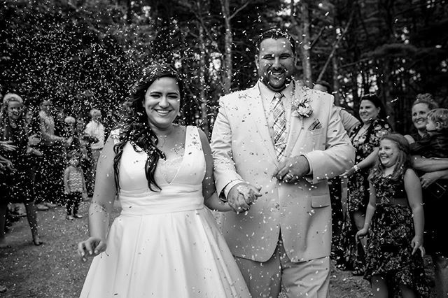 DiscoverLoveS's tweet photo. These two got married one year ago today and they’re celebrating in St. Lucia! #happyanniversary @foxyeahido and @jdfox000! .
.
#discoverlovestudios #gettingmarried  #charlotteweddingphotography #charlotteweddingphotographer #charlotteweddingphotographer… https://t.co/fM4JdLBROu https://t.co/ueVEFciFDb