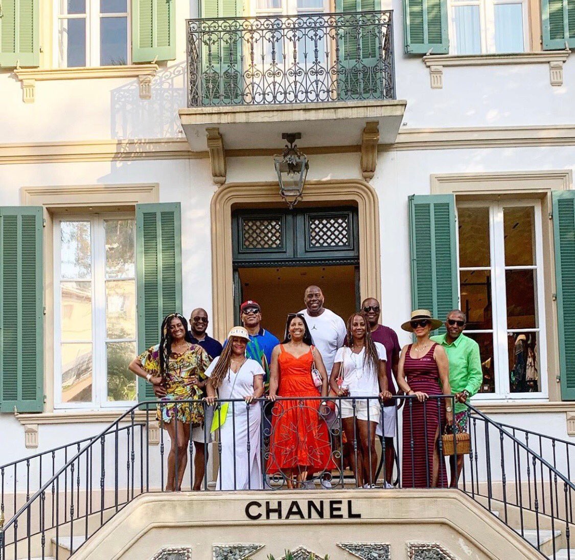 llcoolj's tweet photo. Great times with great people!!! 💪🏾💪🏾💪🏾💯💯💯 #grownfolkvacay @simoneismith @MagicJohnson @cjbycookie @hollyrpeete @RodneyPeete9 @f3cooper @ninawc @KevinLiles1 @erikaliles https://t.co/n4x3OA4LHK
