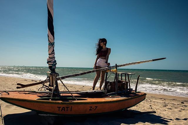 antonioams's tweet photo. Fotografando a minha linda filha @gisouza_h na praia do Cumbuco em Fortaleza, Ceará
.
.
.
.
.
.
.
. 
#beach #praia #fortaleza #vacation #familytrip #viagememfamilia #boat #barco #ig_brasil #igers_brasil #ig_ceara #igers_ceara #topmodel https://t.co/KSiPh2XF0L https://t.co/eh2tqHBtbL