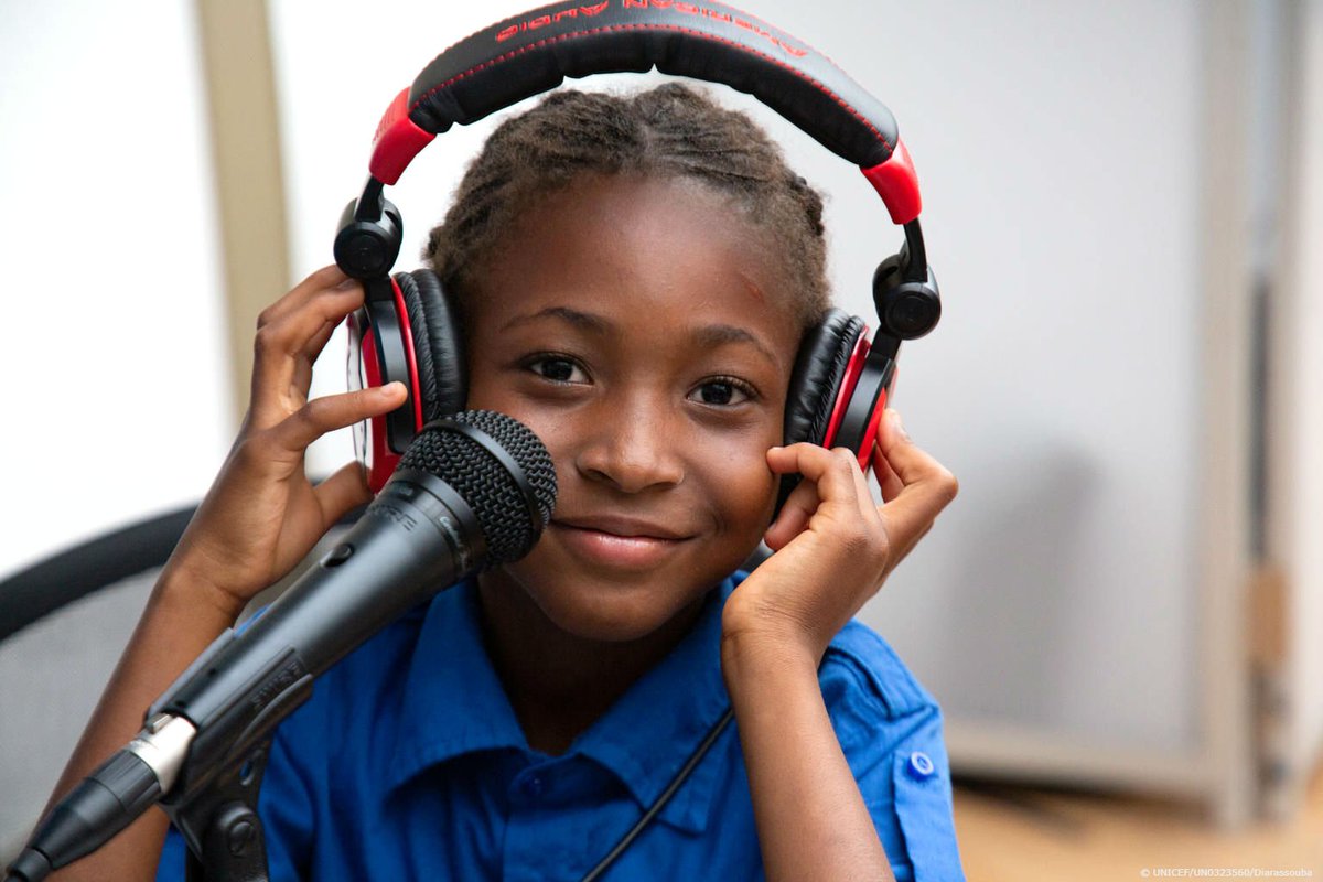 UNICEF's tweet photo. All the voices of the world’s 1.8 billion young people must be heard. 

Raise your voice on #YouthDay and tell us what kind of 🌏 you want for young people. #GenUnlimited https://t.co/SNIC1PNzoM
