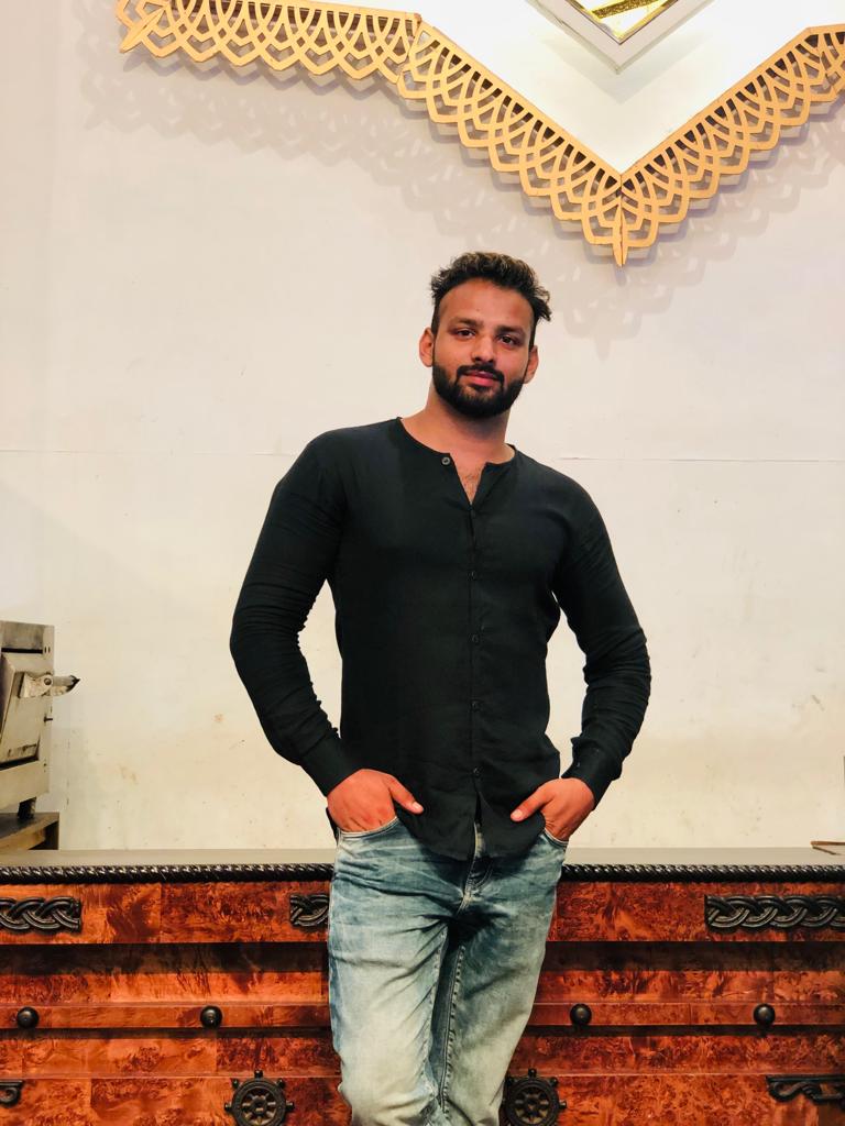samunchauhan94's tweet photo. Eid Mubarak all of you https://t.co/J2G6ErmXfg
