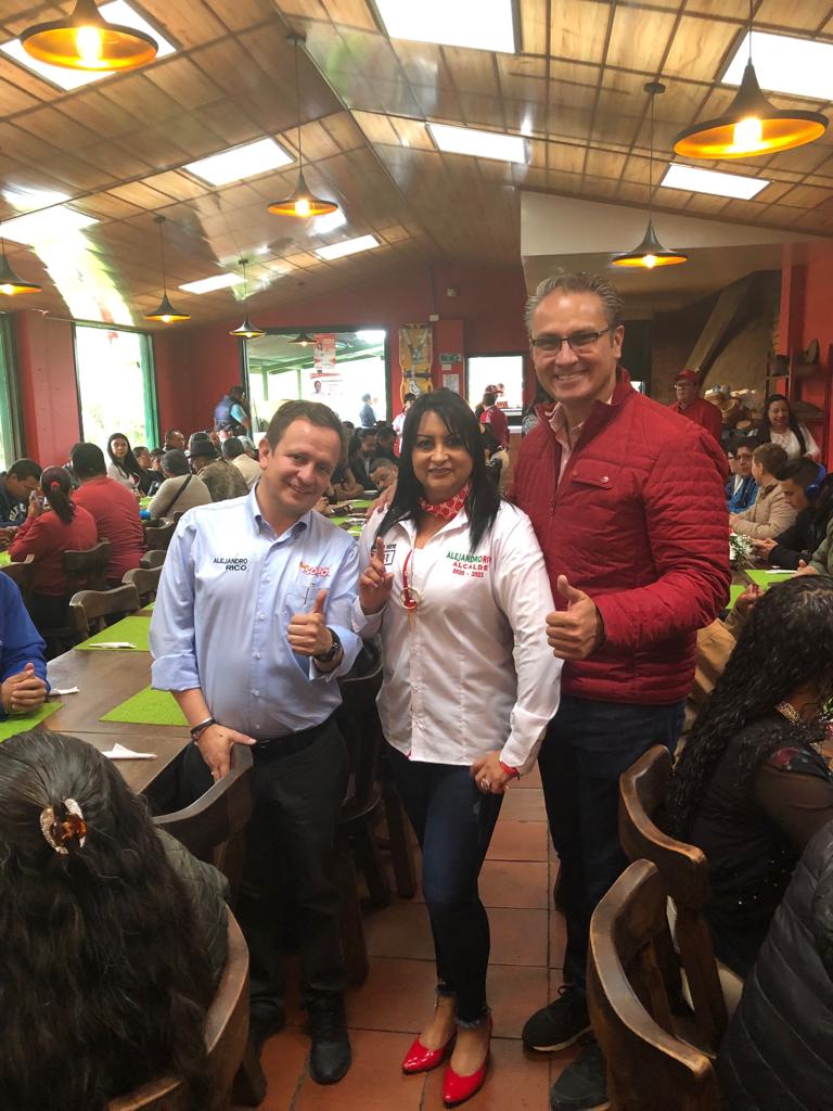 JUANC_NEMOCON's tweet photo. #NemocónSeMueveConEl🚩L59
Agradeciendo este día en el que estuvimos acompañados con nuestra gran amiga Adela al Concejo 🚩L1 por Sopó #Adelante♥, #soysopó Alejandro Rico Alcalde.

#micandidatoasamblea @JUANC_NEMOCON
#UnLíderConExperienciaParaCundinamarca 
#ConNemocónDeUna!🚩L59 https://t.co/gIq334RhSN