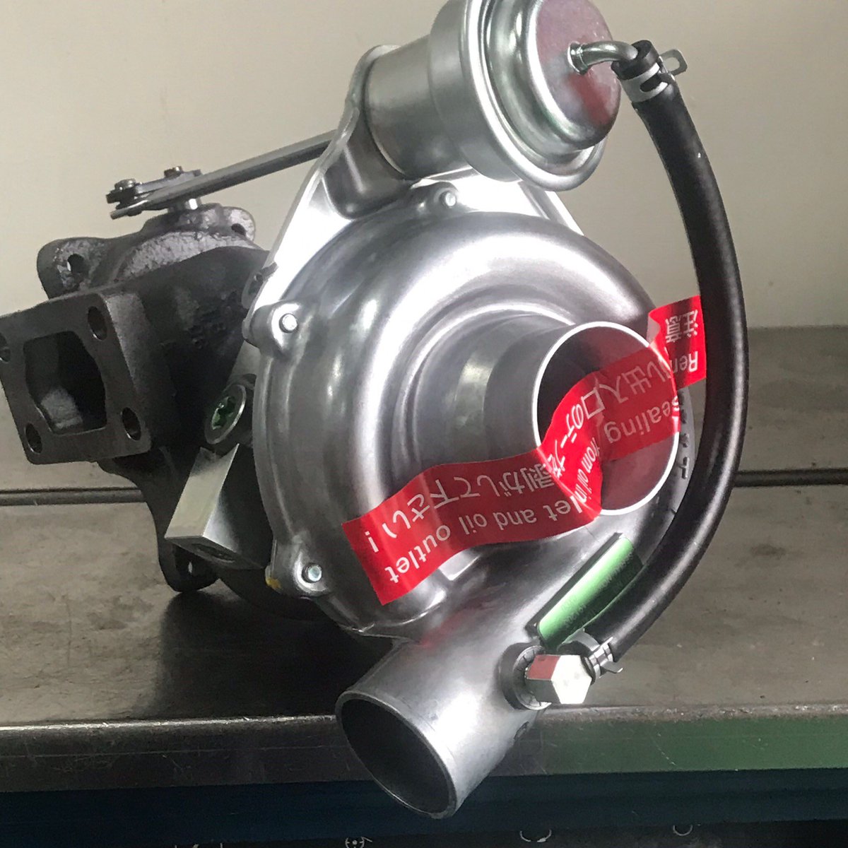 YuMingCo's tweet photo. Turbocharger 

#katocrane
#MR100LspV
#kato
#Hino
#WO4C https://t.co/dcQpwB72E4
