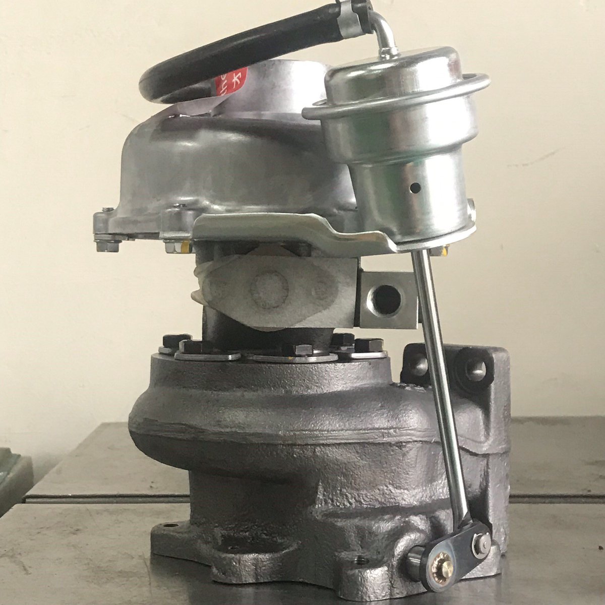 YuMingCo's tweet photo. Turbocharger 

#katocrane
#MR100LspV
#kato
#Hino
#WO4C https://t.co/dcQpwB72E4