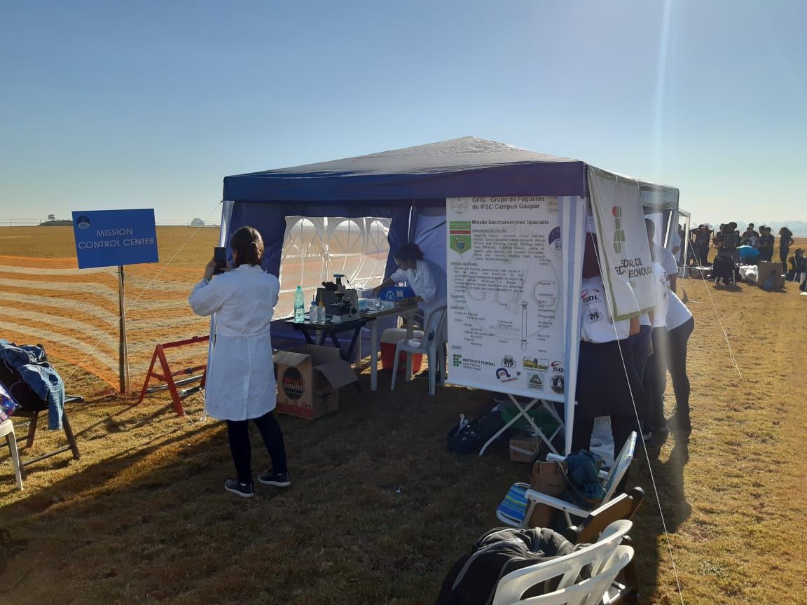 gfig_ifsc's tweet photo. GANHAMOS UM PRÊMIO INTERNACIONAL!

O grupo de foguetes do IFSC campus gaspar - GFIG 
ganhou nesta tarde um prêmio na categoria desafio de Payload, levando Leveduras no compartimento de carga do foguete.
#LASC2019
(Para mais informações acesse o instagram gfig.ifsc) https://t.co/m4iEugKX23