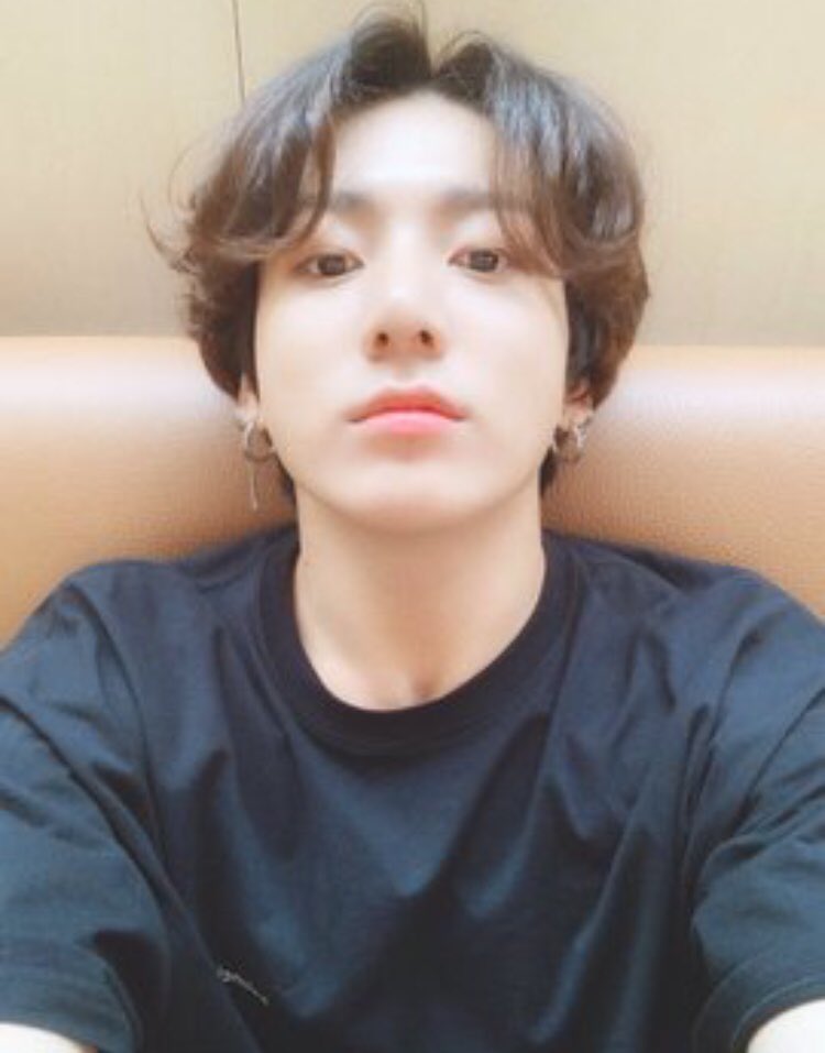 moonchild_011's tweet photo. @misttralton Bts just went on break so we should be the bored ones but I guess we actually have lives...maybe you should get one to and leave them alone you look desperate and it’s just sad to watch!!! 😢😢🤭I hope y’all grow up one day I Purple you☺️💜 #btslegend #BTSRESTPARTY #btsbeautiful https://t.co/3SwAZ3Nshc