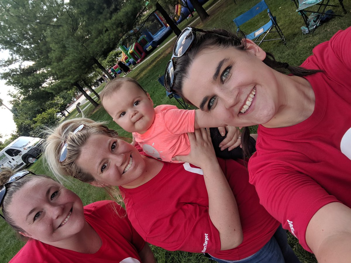 CeexBee27's tweet photo. 1170 had a GREAT night at #NationalNightOut2019 Beauty Consultant Joy spent the night Face painting kids in the Ames Community!!  Thank you #AmesPD for hosting such an awesome event! https://t.co/57ZERAOo8g