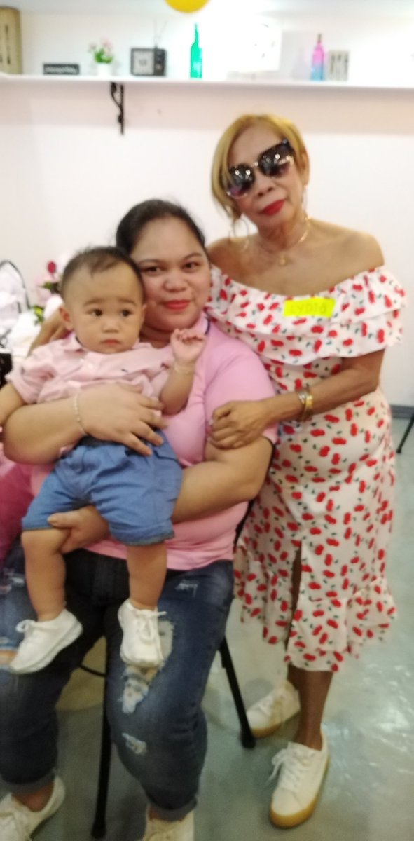MabitazanLydia's tweet photo. My friend Hazel, and DMY♥️ MOMENTS💋♥️💕😍❤️🌹💜 https://t.co/b0P0rM3J9v