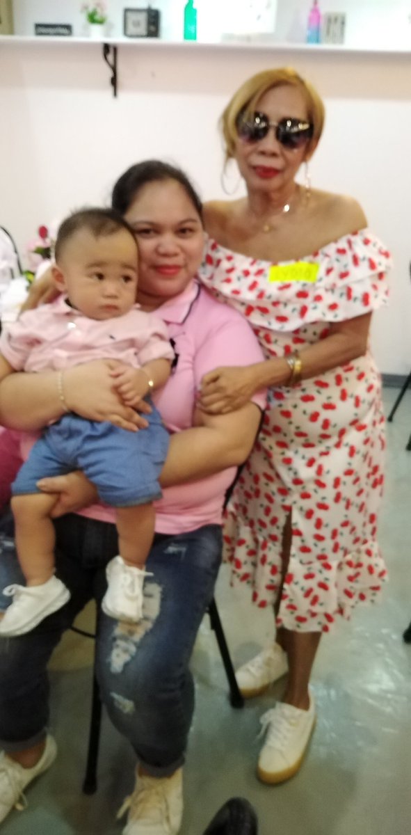 MabitazanLydia's tweet photo. My friend Hazel, and DMY♥️ MOMENTS💋♥️💕😍❤️🌹💜 https://t.co/b0P0rM3J9v