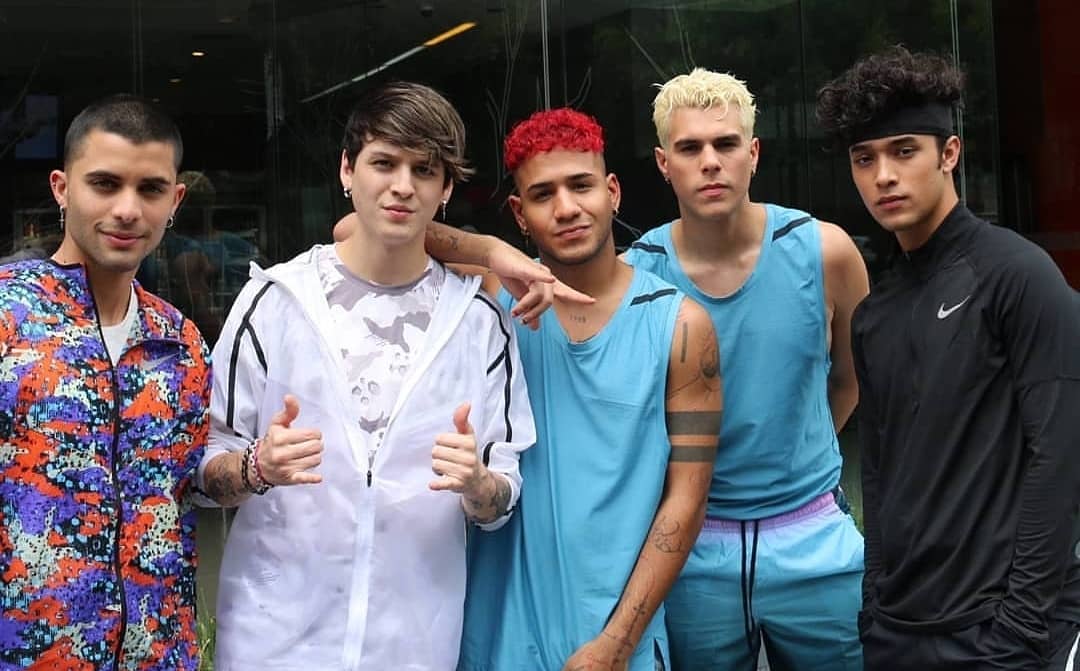 chapame_chris's tweet photo. BEBECITOOOS 

#TeenChoiceWarner #CNCOTeenChoice #CNCOwners @CNCOmusic https://t.co/OJMBcIuyOK