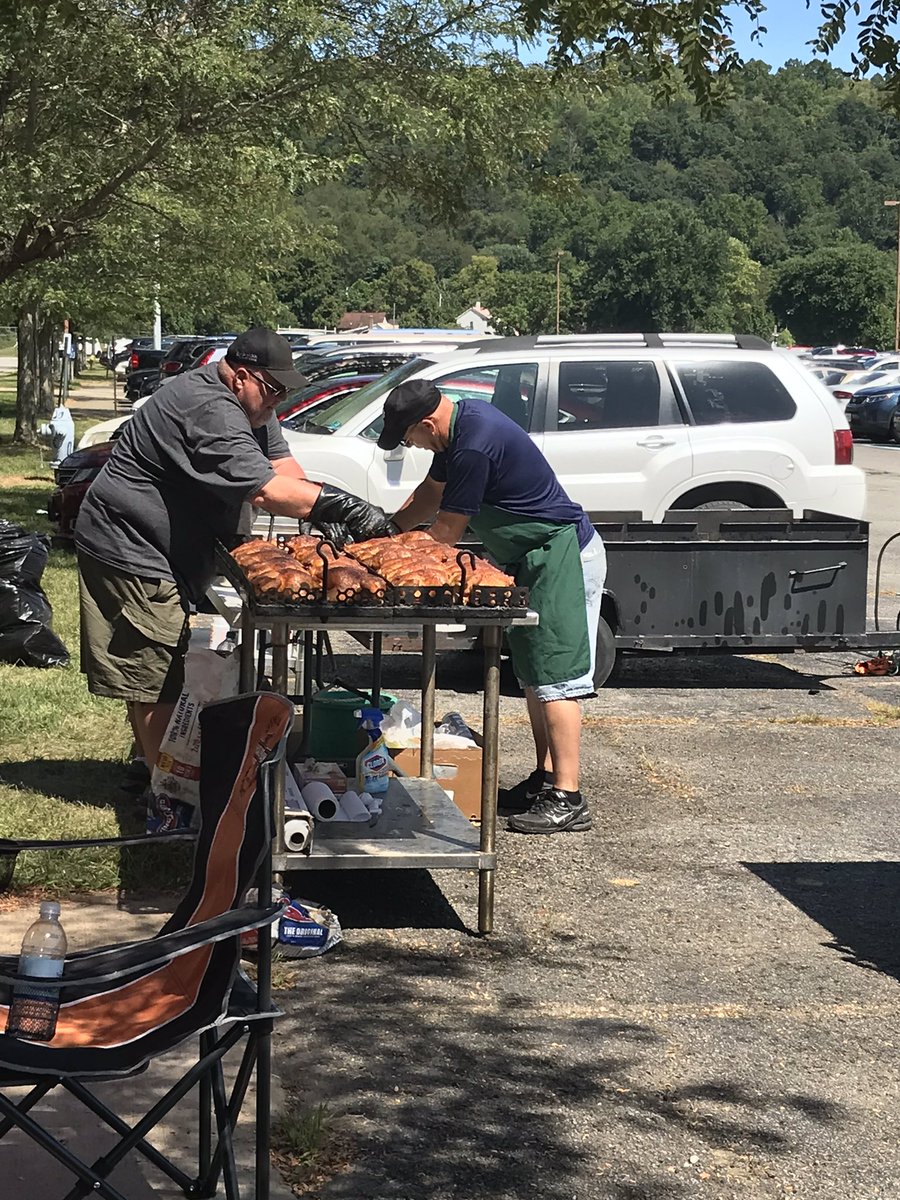 BLocalCafe's tweet photo. Buckeye local Band  had their chicken dinner today. They were cooking in the parking lot. They had a great turnout.#Momentsmatter https://t.co/6j5OrSaBru
