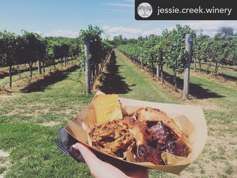 tjsbbqcatering's tweet photo. @tjsbbqcatering in the Vineyard! Whoever said BBQ only goes with brews was wrong... very wrong! Come out to enjoy some bbq, Live Music, and of course WINE!!!! We couldn’t  ask for a more gorgeous Sunday! https://t.co/VGofirJO8v