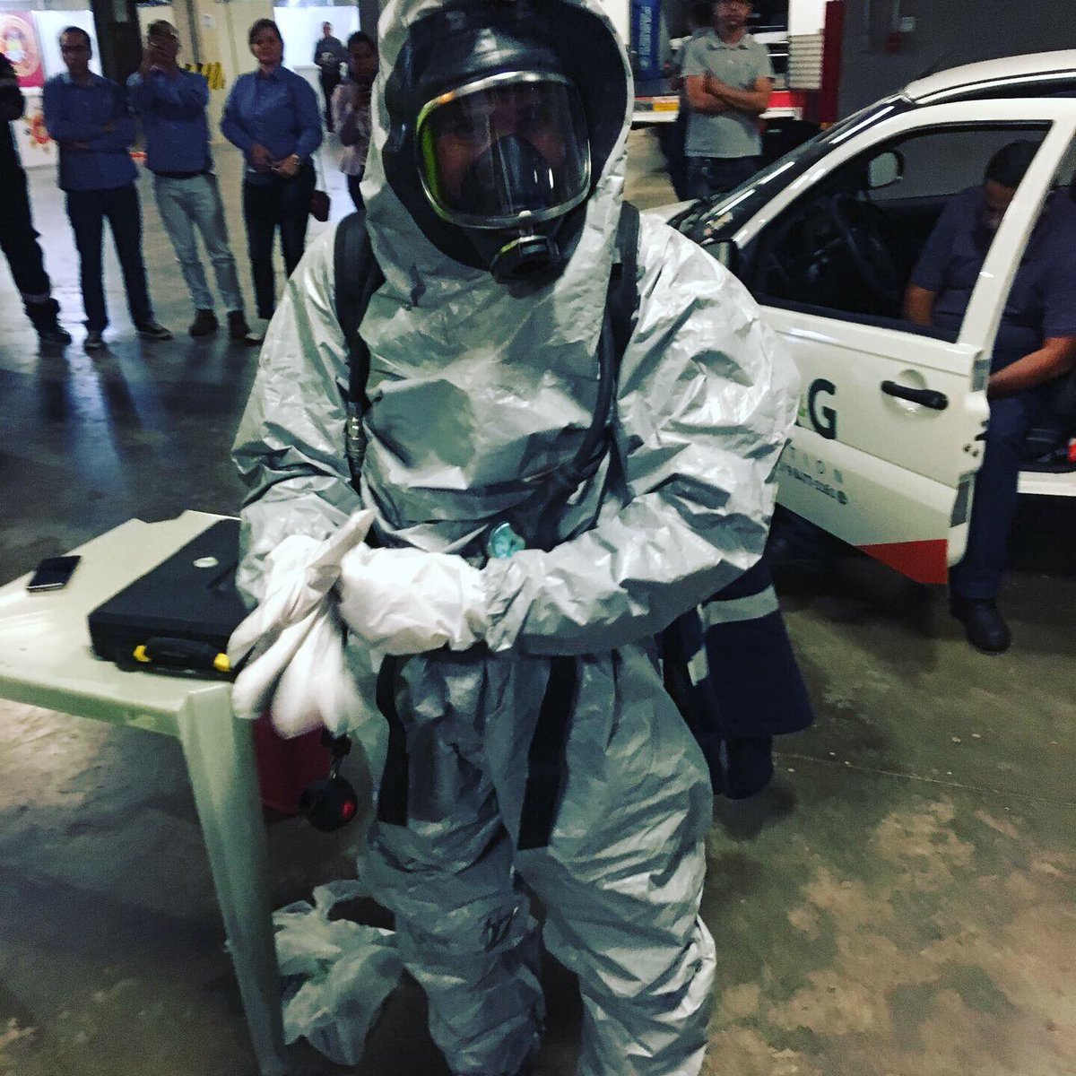 FRosalvo's tweet photo. @DuPontPPE Tychem 6000 face Seal - Brazil 🇧🇷 https://t.co/rDeB3hOfDq
