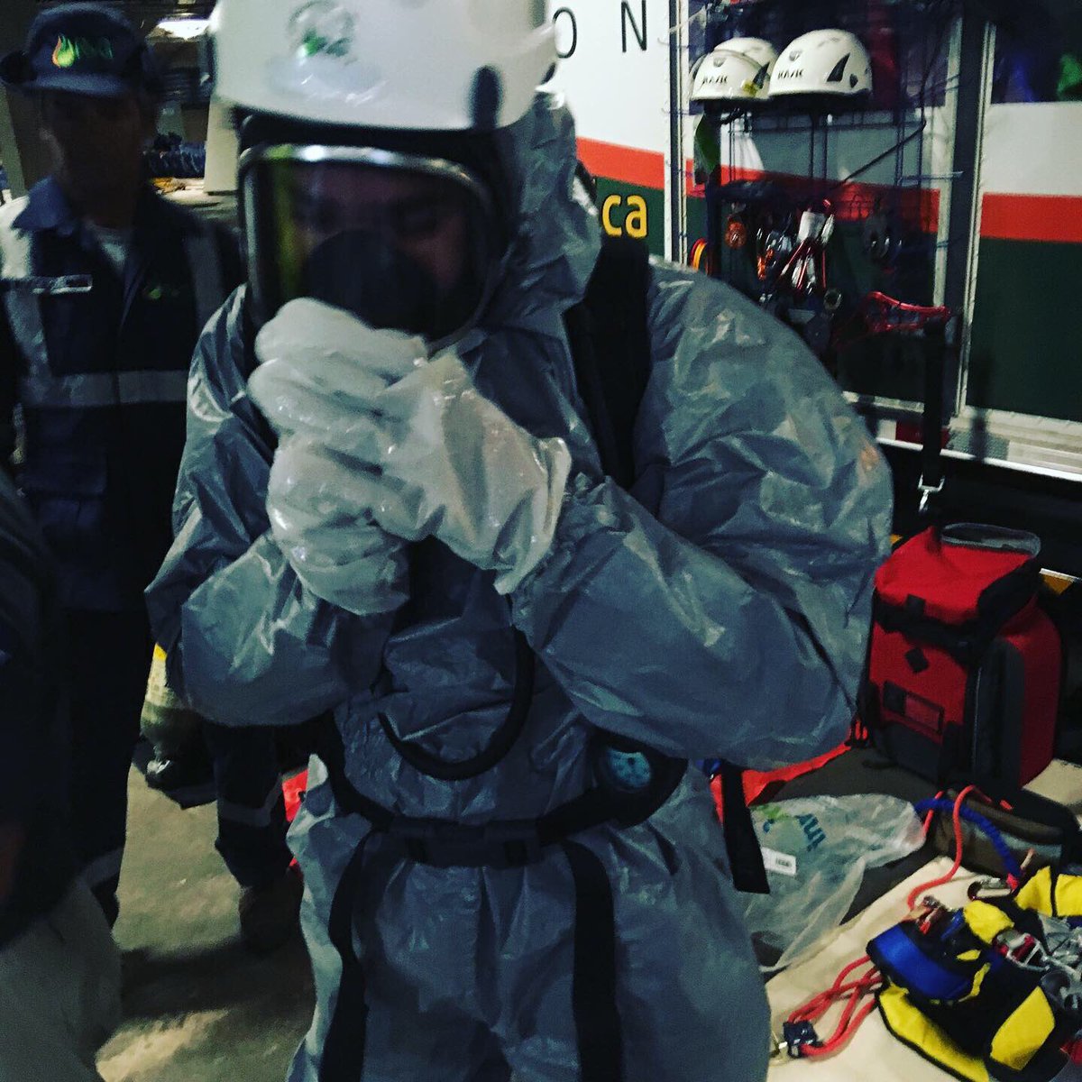 FRosalvo's tweet photo. @DuPontPPE Tychem 6000 face Seal - Brazil 🇧🇷 https://t.co/rDeB3hOfDq