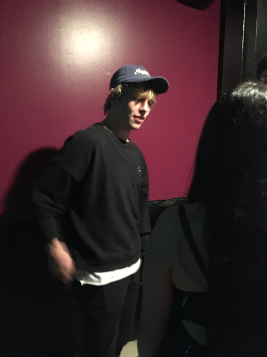 allylico513's tweet photo. it’s missin u o’clock @RossLynch https://t.co/BJZ8uGJrMW