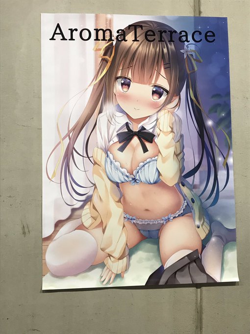 ほぼ設営完了です!よろしくお願い致します!枕、ブランケット、タペは1限でお願い致します…! 