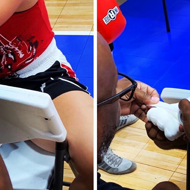 DymeBoxing's tweet photo. #TheyGotHands #AndTheyKnowHowToUseThem #FightLikeAMan #FightLikeAWoman #USABoxing
#DymeBoxing #AndFitness
#BoxingSolvesEverything #TheBlackHouse #4560IdPinevilleRd #LOSO #SoutEnd
#CharlotteBoxing #NCBoxing #Fitness  #704 #980 #QueenCityFitness #NorthCaro… https://t.co/XGSHShHF0Z https://t.co/IZl6y9ABrB