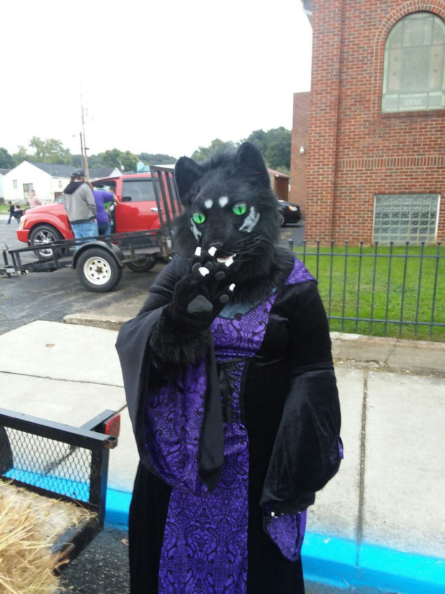 New #fursuit review:

[NO] Khanji Tiger/Panther Partial by FarisBatwan!

Read it here:
fursuitreview.com/blog/2019/08/1…
