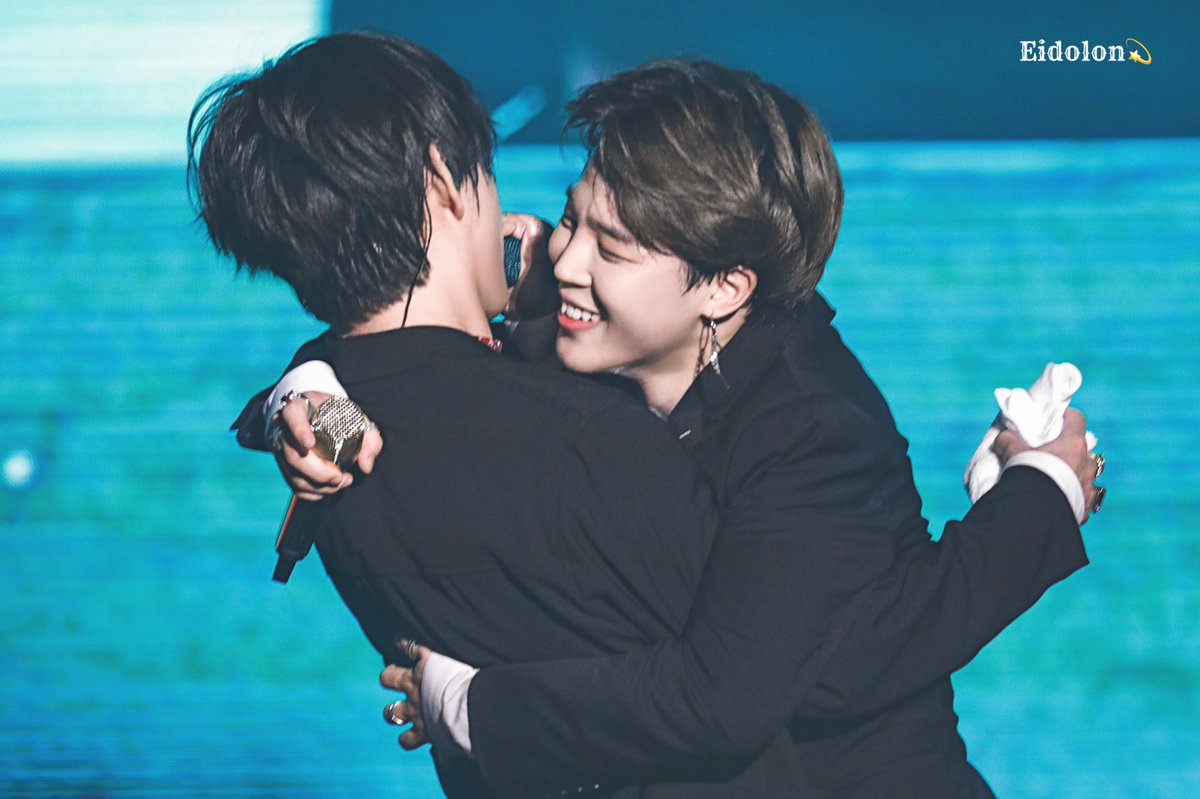 Eidolon_JIMIN's tweet photo. 190811 롯데패밀리콘서트

👶👶
#JIMIN #박지민 #지민 
#BTS #방탄소년단 
@BTS_twt https://t.co/bi72CAAvQA