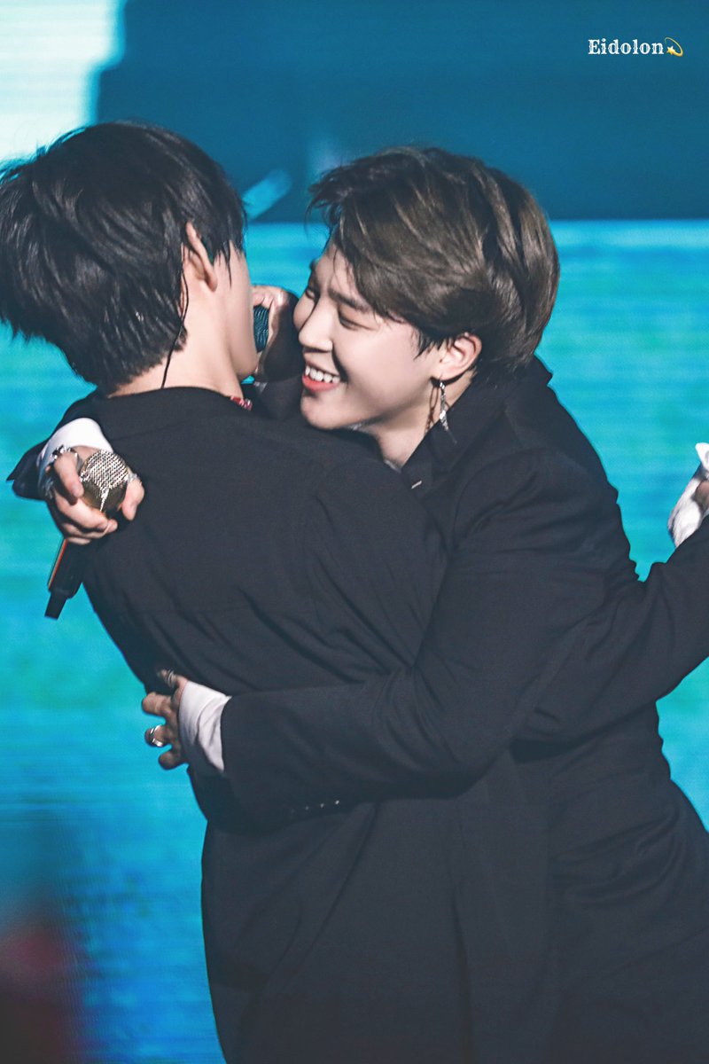 Eidolon_JIMIN's tweet photo. 190811 롯데패밀리콘서트

👶👶
#JIMIN #박지민 #지민 
#BTS #방탄소년단 
@BTS_twt https://t.co/bi72CAAvQA