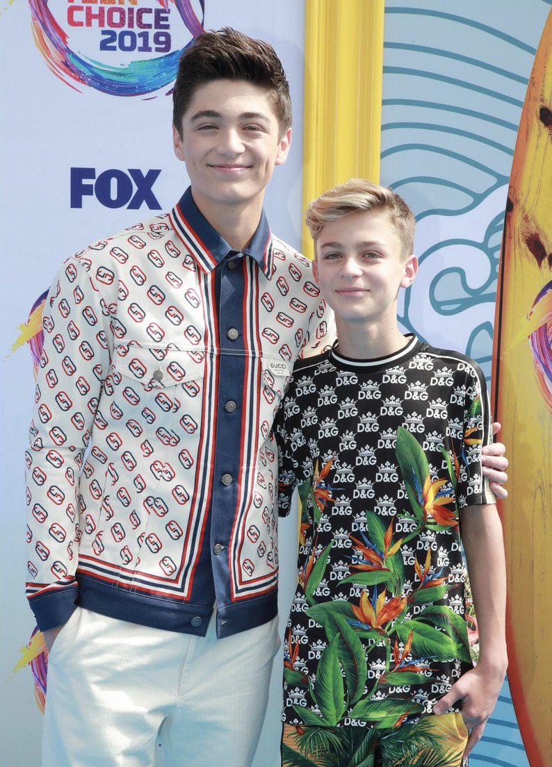 AshersAngels's tweet photo. #TeenChoiceAwards x @asherangel https://t.co/njenfqw84s