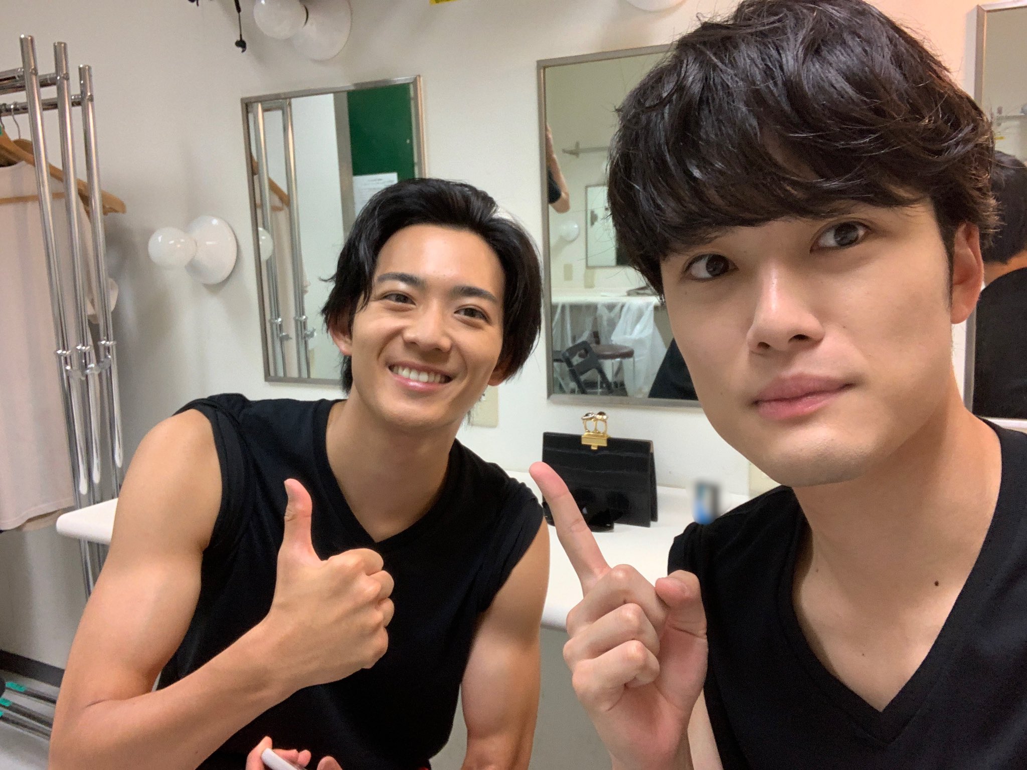 入江甚儀 En Twitter 皆さま竜星涼を捕獲しました 彼はオモチャなんかじゃない 人間だ P S久々に会ったら褐色マッチョになってた 遂に Men On Theater 千穐楽です 誰が刑事 犯人になるのかビクビクン Menontheater T Co Khtfins1es 入江甚儀 En Twitter 皆さま竜星涼を捕獲しました 彼はオモチャなんかじゃない 人間だ P S久々に会ったら褐色マッチョになってた 遂に Men On Theater 千穐楽です 誰が刑事 犯人になるのかビクビクン Menontheater T Co Khtfins1es