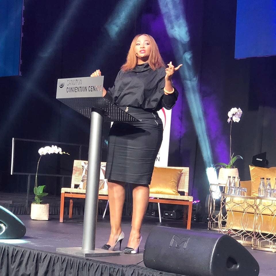 SibaMtongana's tweet photo. What an honour it was last week to speak at the FNB Business Women's Breakfast hosted by @FNBSA and @kayafm95dot9 at the Sandton Contention Centre alongside leading powerful, thought leading and influential women from different industries in South Africa.✊🏽🇿🇦 #WomensMonth #FNBWB https://t.co/wPjqFIsST7