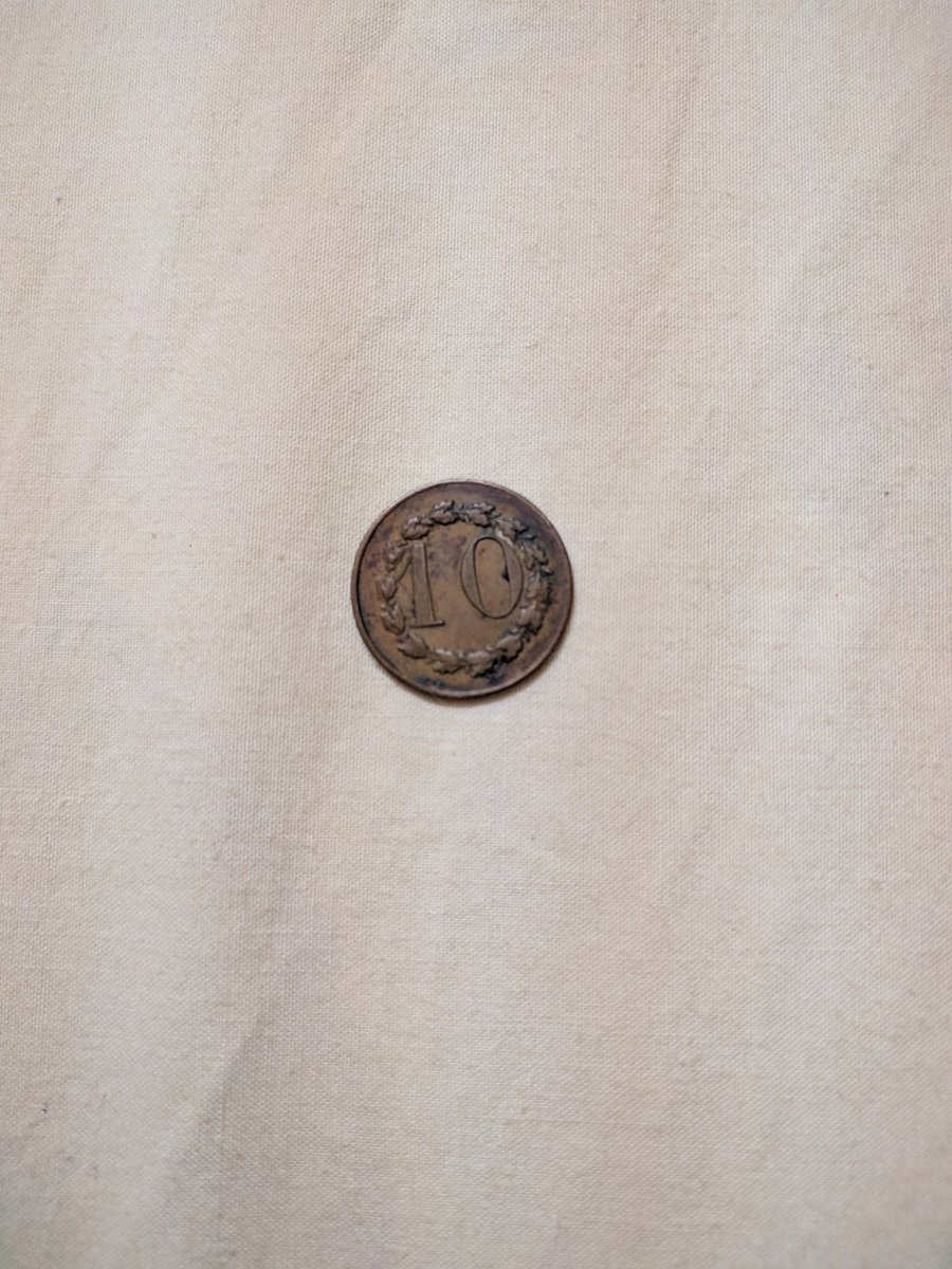 Velli_Gappe's tweet photo. And also this one, no clue which country does this belong to!

Both sides are the same in the picture attached.

@TIinExile 

#IndianEconomyPunctured 
#indianeconomy 
#Indian 
#India 
#IndiaKeSaathDuniya https://t.co/6i1cBL52JD