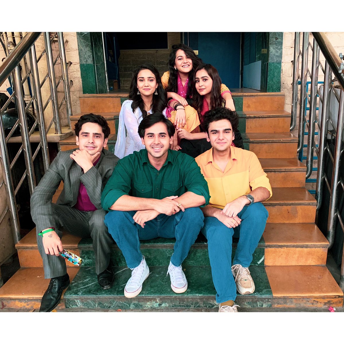 ayesha_kaduskar's tweet photo. One last time. ๐
#YehUnDinonKiBaatHai https://t.co/1Tj0c9pkFV
