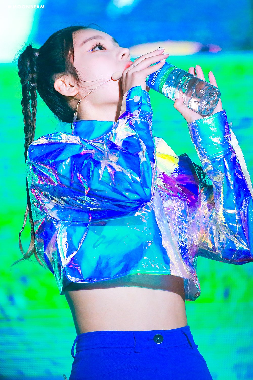 EBv5PQ6UcAAmAow.jpg:orig