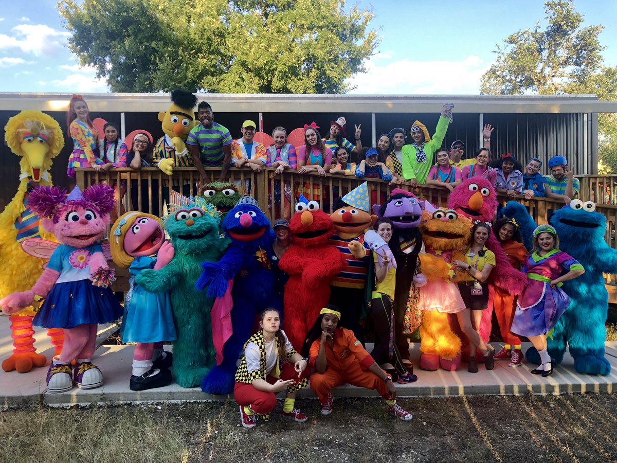 Tonight we performed our last Sesame Street Birthday Party parade I love this whole cast. I’ve made so many friends and even more memories. Happy Birthday Sesame Street!!