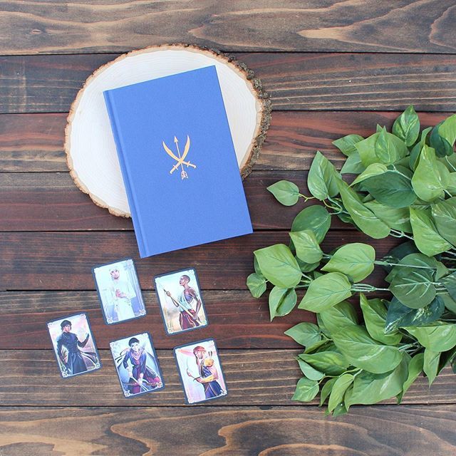 byjordanbishop's tweet photo. Happy Sunday! One of my favorite types of preorder swag is character art and I love these cards for WE HUNT THE FLAME!
β’
β’
Do you like character art?
β’
β’
β’
#wehunttheflame #sandsofarawiya #hafsahfaizal #fiercereads #booksandleaves #yafantasy #yab⦠https://t.co/OehayJ1LrF https://t.co/sjhku8Yjab