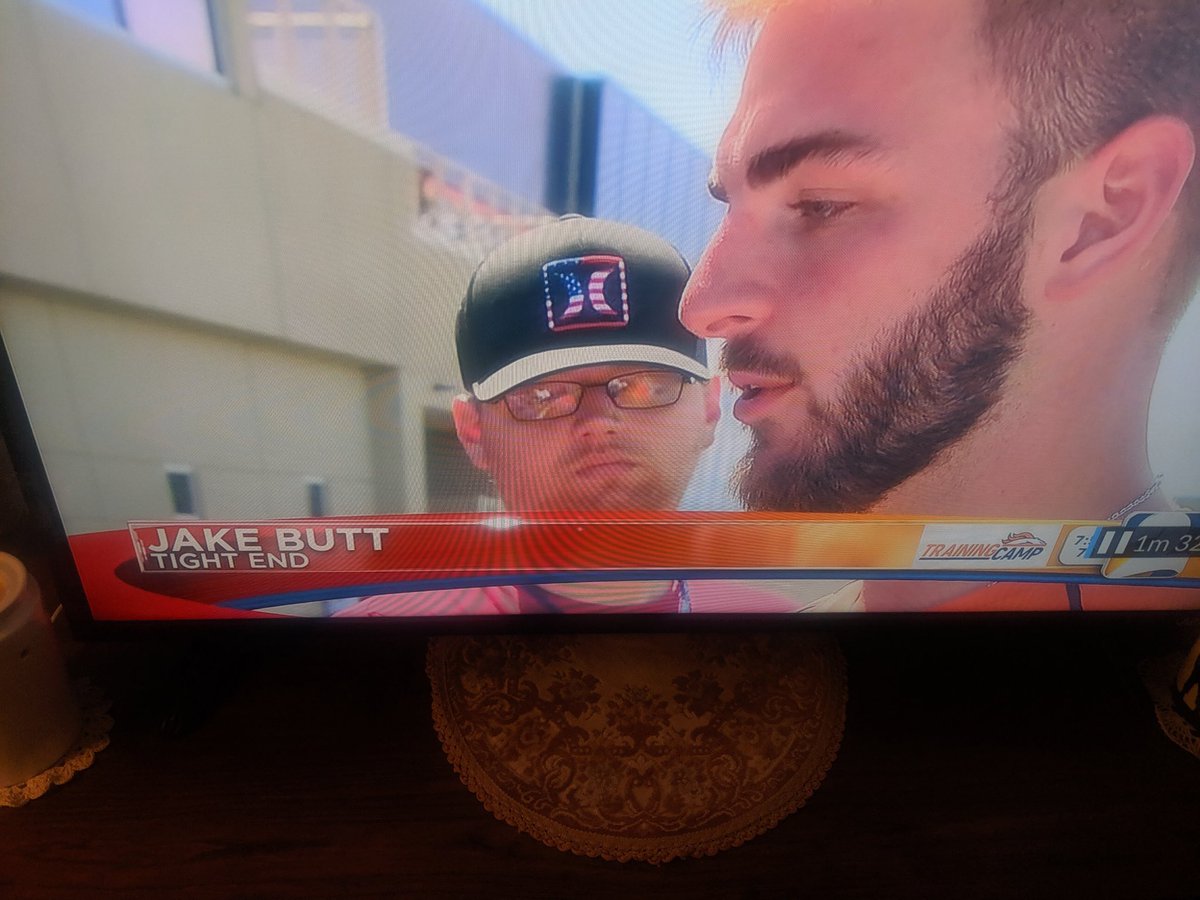 KissnerRadio's tweet image. When I’m on tv, but look so disappointed! #Nothingwrong