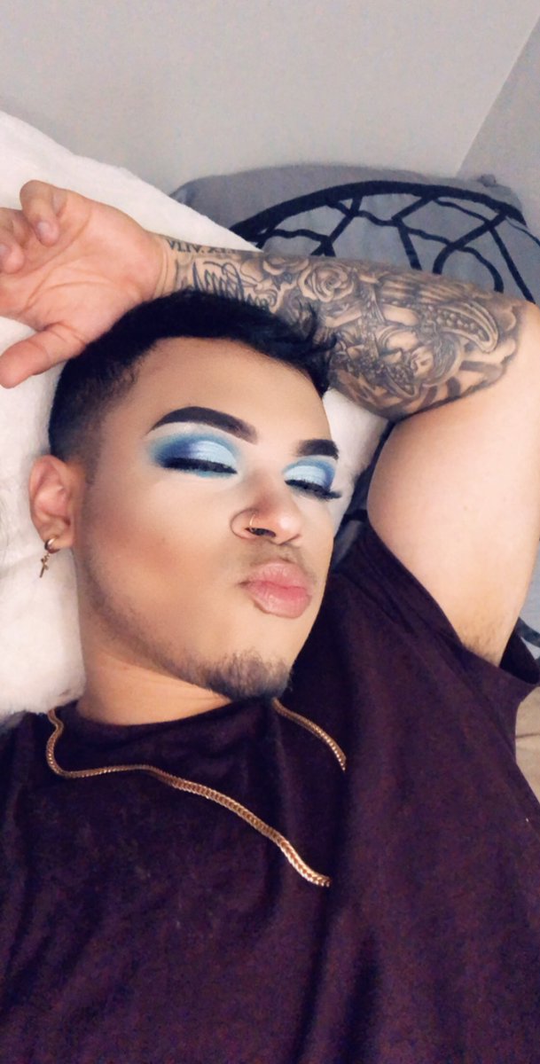 KingJr_01's tweet photo. Well this happen😂😂😂The stuff I let my girl do to me🤣😂💀🎨 #iceprincess #lifewithjk #mua #illtakeyourman #headass https://t.co/W3X1AHPZcY